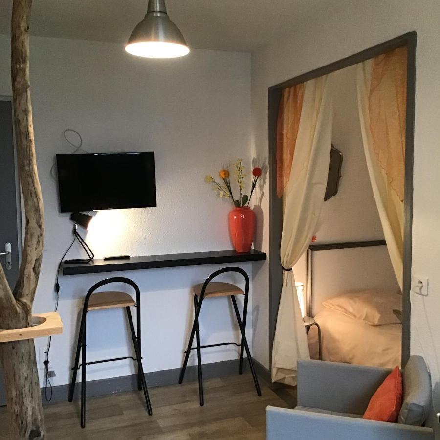 La Tour Des Quatre Chemins Apartment Gramat Exterior photo