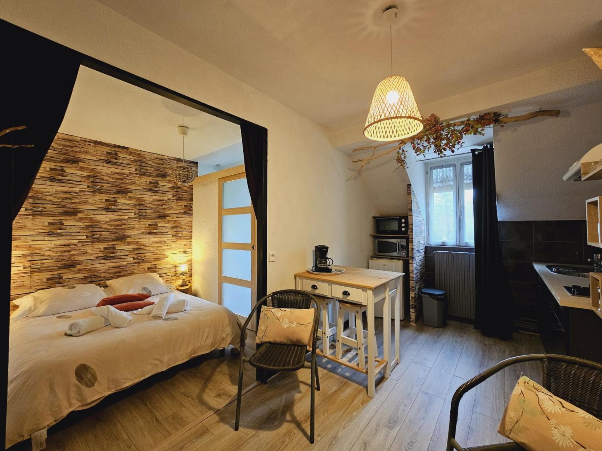 La Tour Des Quatre Chemins Apartment Gramat Exterior photo